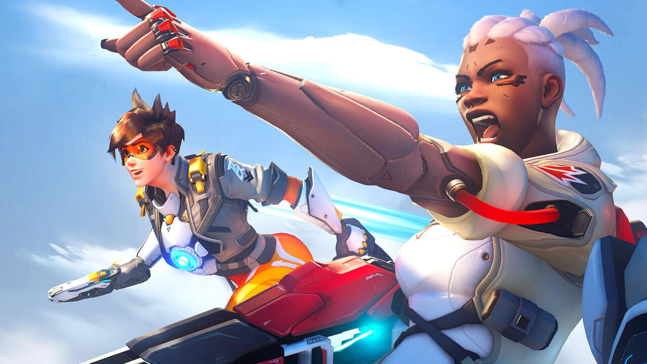 Tracer and Sojourn deliver combat orders.